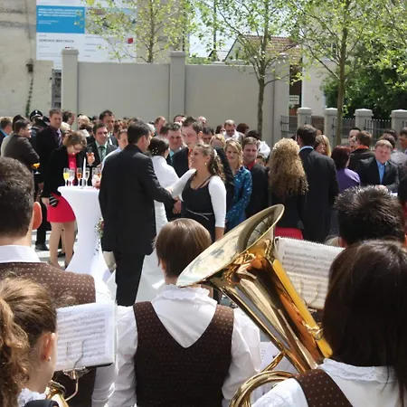 梅尔廷根阿尔特布瑞宾馆 Mertingen