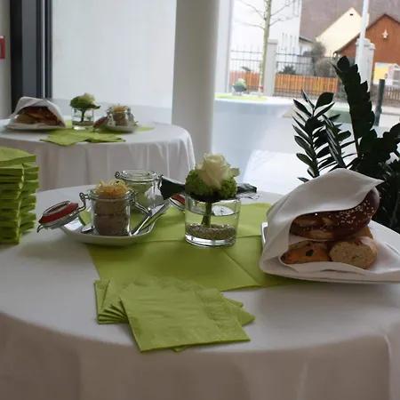 梅尔廷根阿尔特布瑞宾馆 宾馆 Mertingen